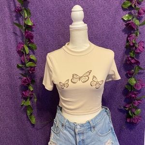 Beige butterfly crop top! 🦋🤍